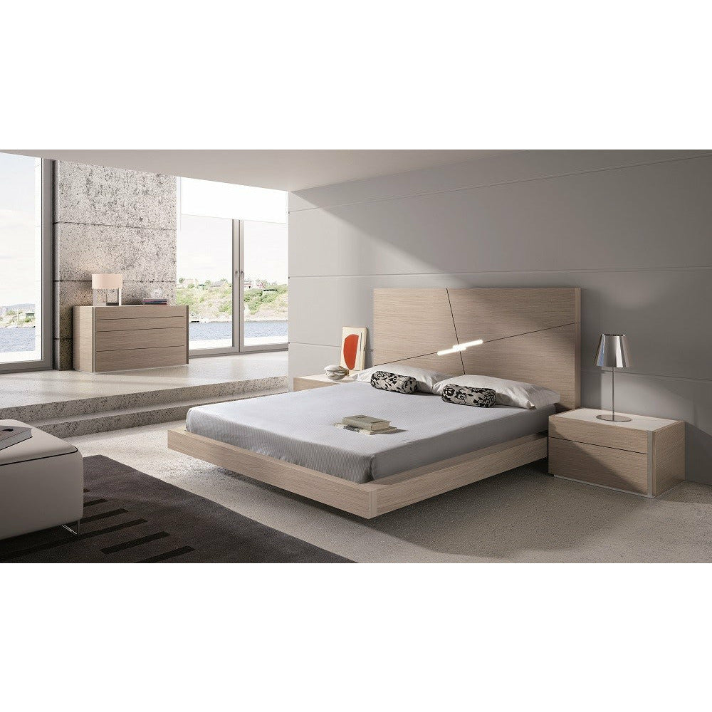 images J&M Furniture Evora Queen Size Bed 18145-Q - Image 1