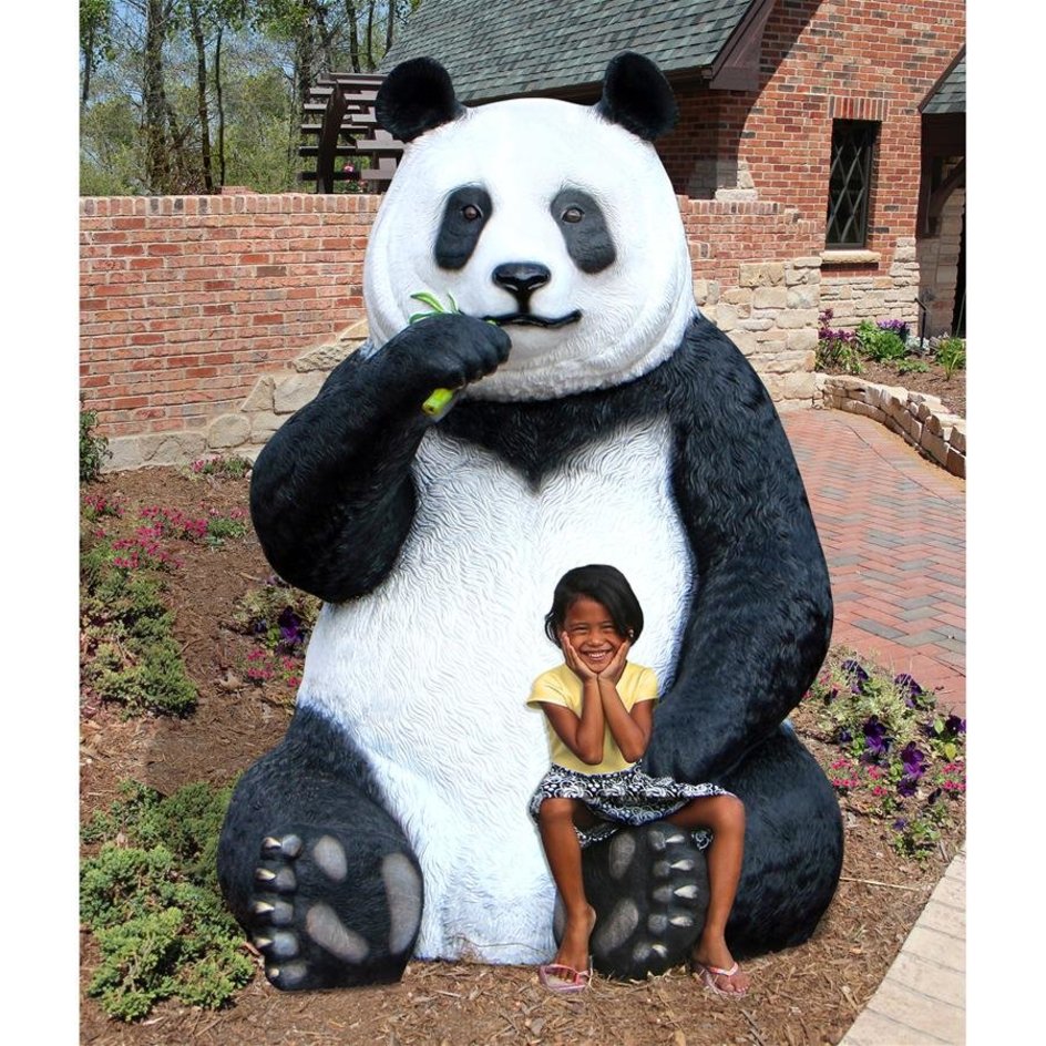 images Design Toscano Fantong Oversized Giant Panda Bear Statue with Photo Op Paw Seat NE160039 - Image 1