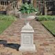 design-toscano-larkin-arts-and-crafts-architectural-garden-urn-plinth-set-ne950602