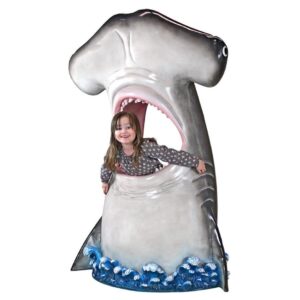 design-toscano-peek-a-boo-hammerhead-shark-photo-op-statue-ne140045
