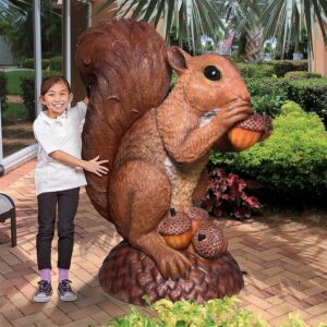 design-toscano-wirral-the-enormous-squirrel-statue-ne150347