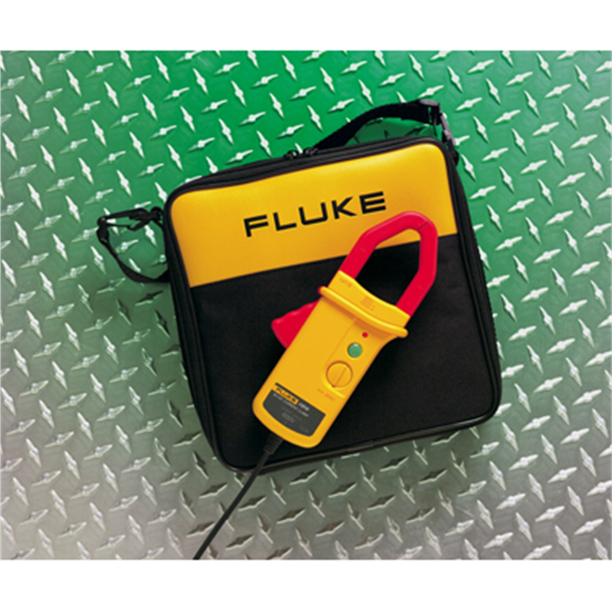 fluke-AC-DC-current-clamp-with-meter-CA-FLUI1010-KIT.png Fluke AC/DC Current Clamp With Meter CA FLUI1010-KIT - Image 1