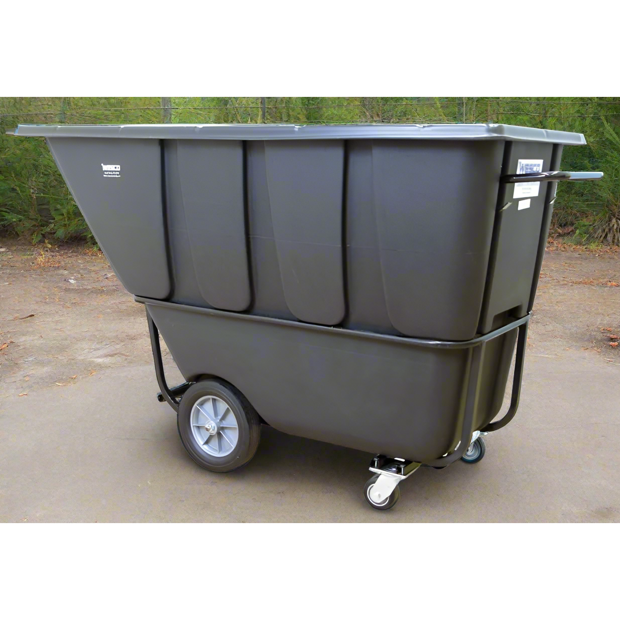 wesco-industrial-products-model-1HD2100B-tilt-cart-272584.png Wesco 1HD2100B Heavy-Duty Tilt Cart – 1 cu yd Poly Bin, 2,100 lb Capacity - Image 1